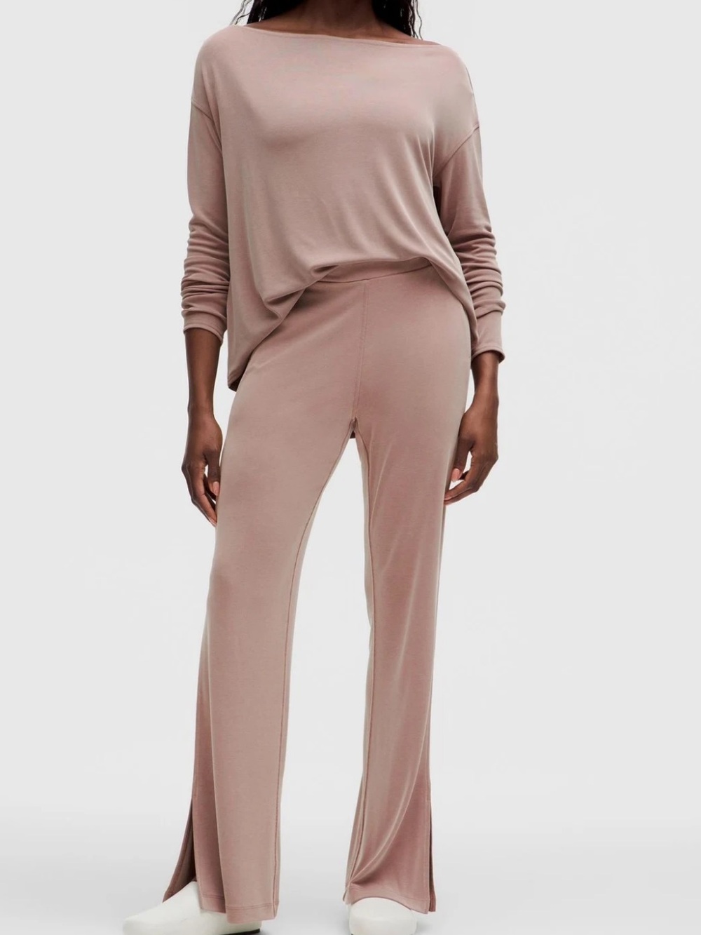 NWT Lululemon Drapey Softstreme Flared
Pant. Color Twilight Rose. Size XXS